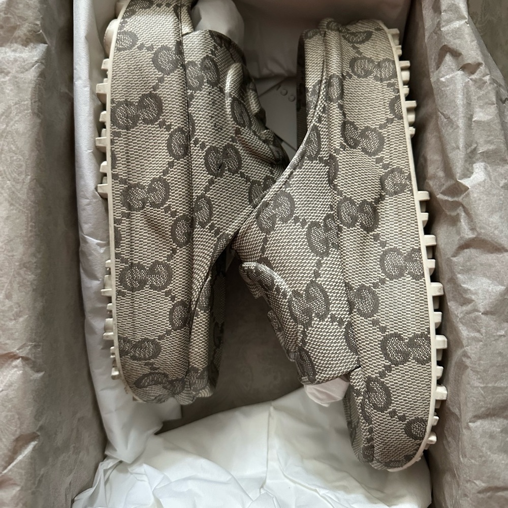 Gucci Monogram GG Slide Sandals ‘Interlocking G’ - Beige (Women’s Size 8)
